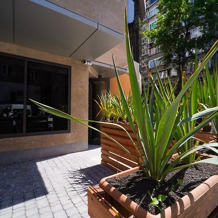 יירבאן B&M Hotel מראה חיצוני תמונה