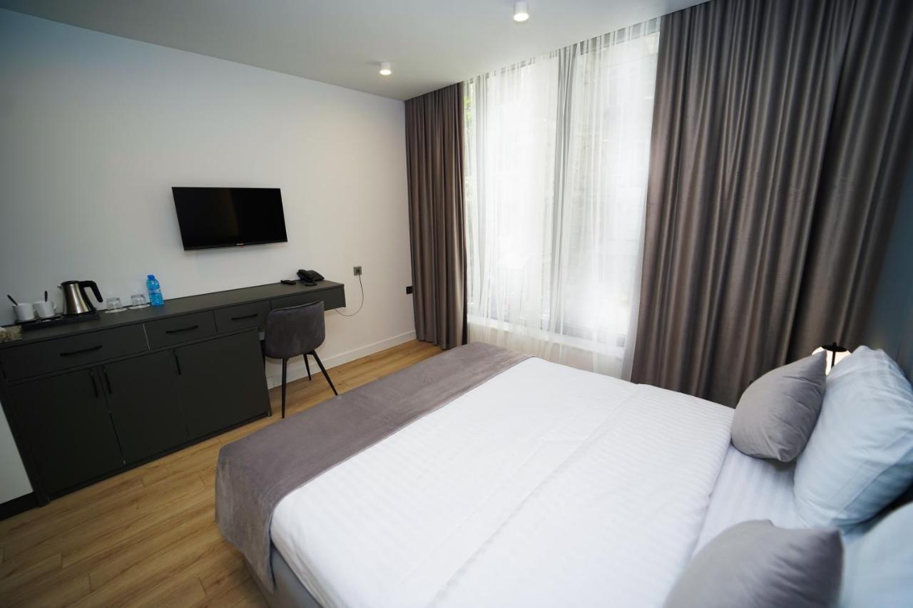 יירבאן B&M Hotel מראה חיצוני תמונה