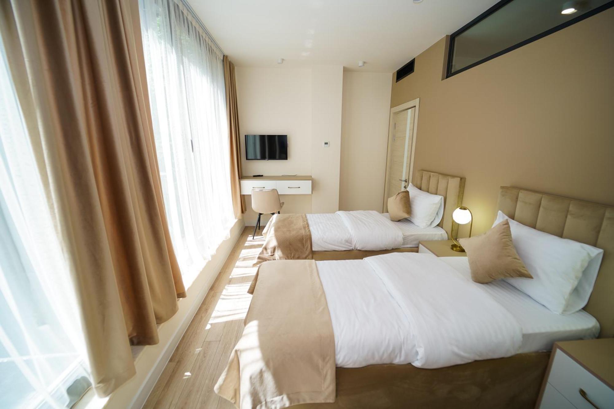 יירבאן B&M Hotel מראה חיצוני תמונה